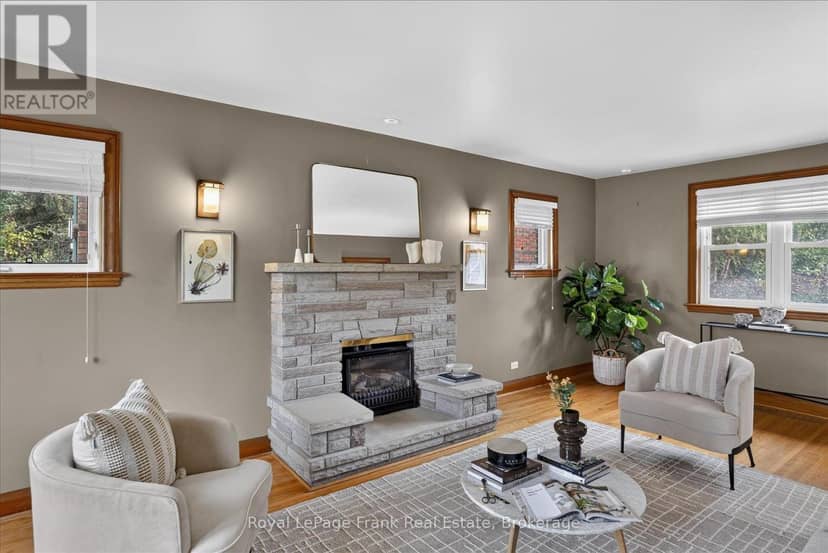 174 Sophia Street — photo 9 of 40