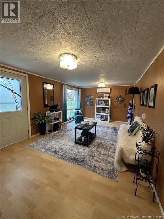 18 Hazelton Road — photo 10 of 22