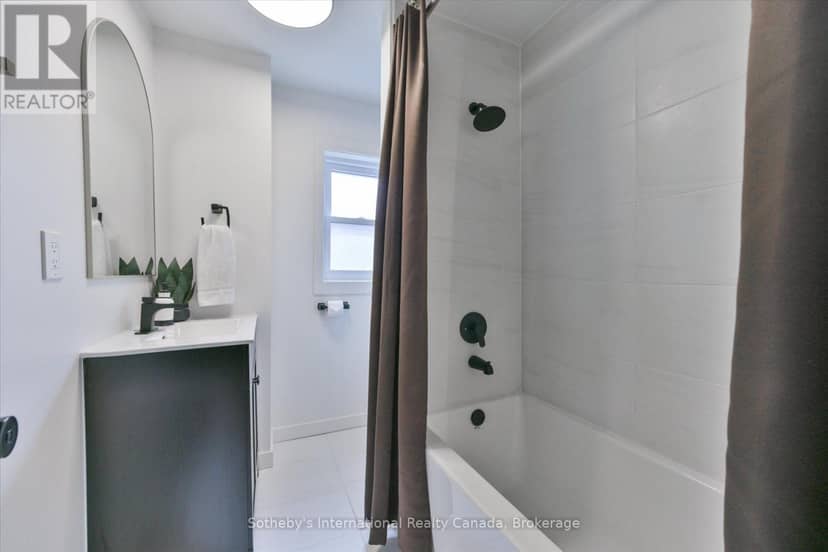 4686 Third Avenue — photo 20 of 40