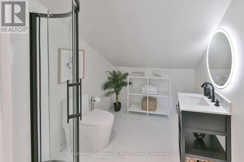 4686 Third Avenue — photo 27 of 40