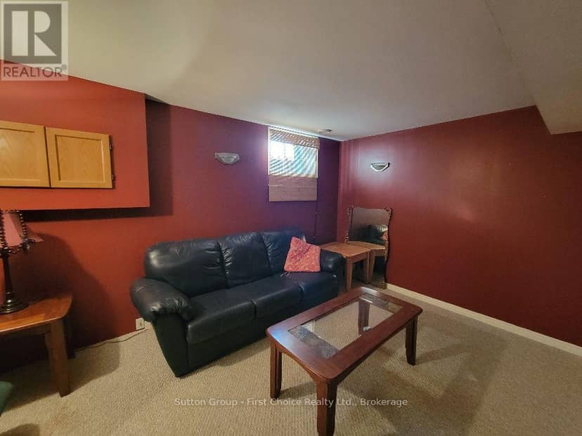 24 Hyde Road — photo 19 of 34