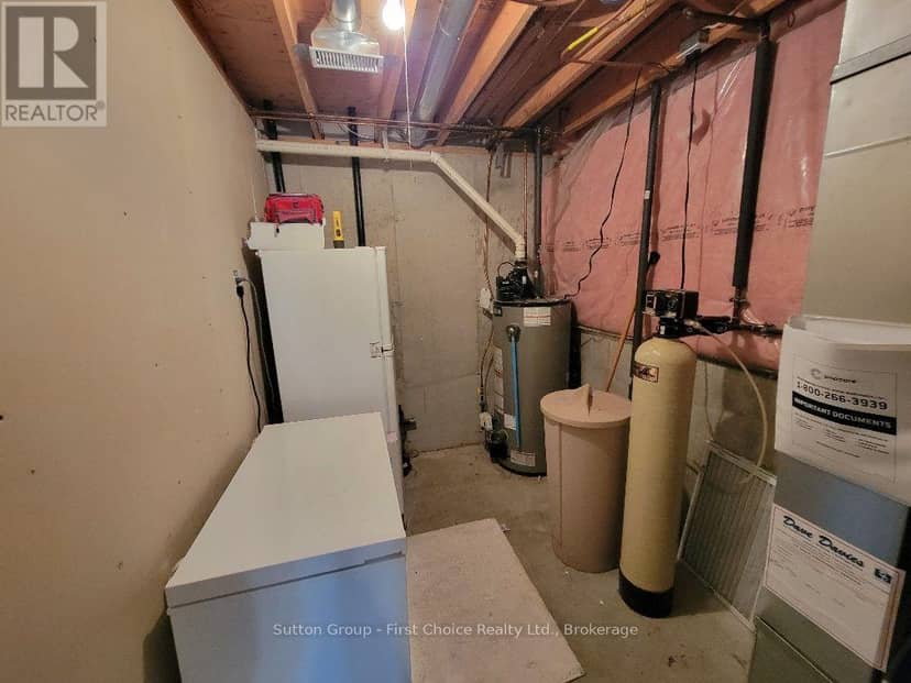 24 Hyde Road — photo 26 of 34