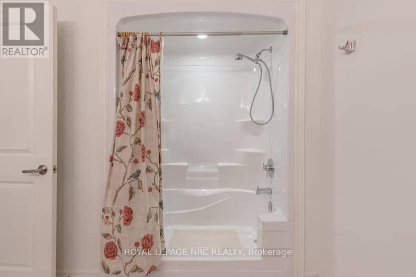 103 - 379 Scott Street — photo 12 of 24