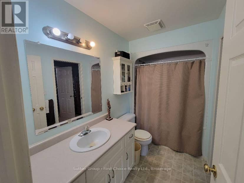 24 Hyde Road — photo 9 of 34