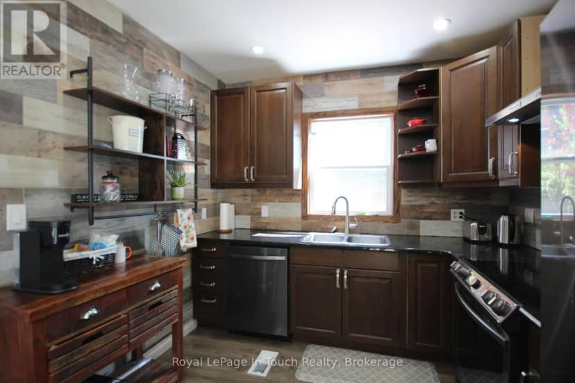18 Shady Glen Lane — photo 9 of 34