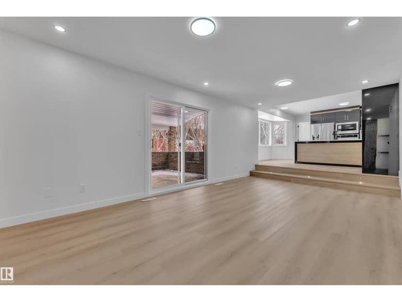 11615 24 AV NW — photo 18 of 40