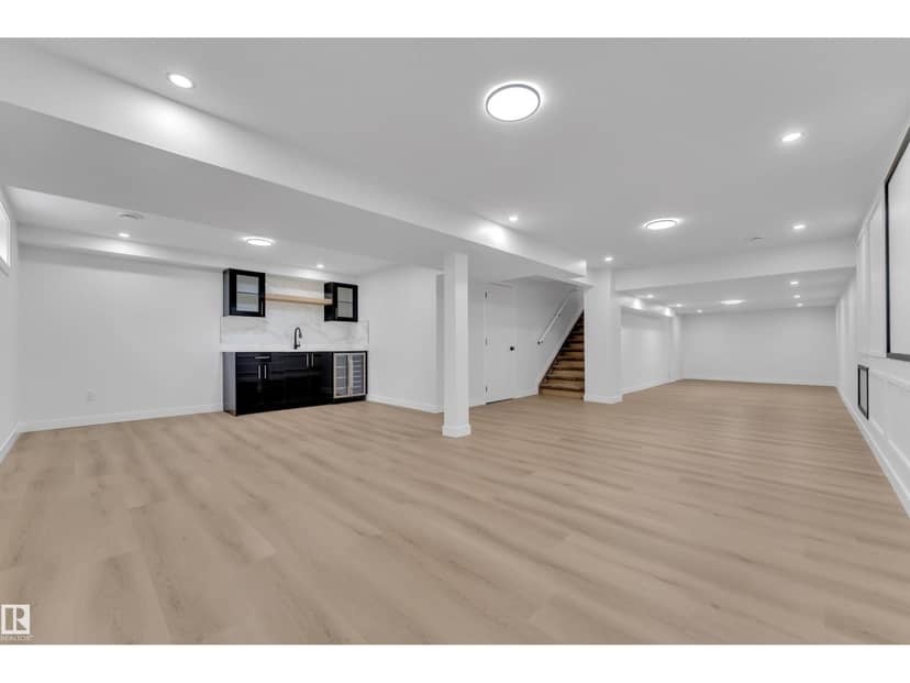 11615 24 AV NW — photo 39 of 40