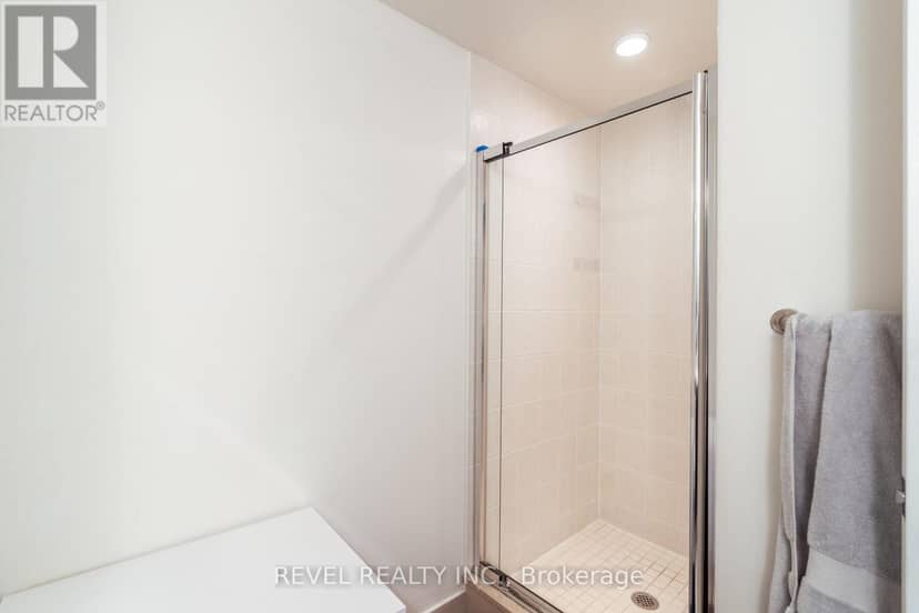 603 - 1403 Royal York Road — photo 16 of 32