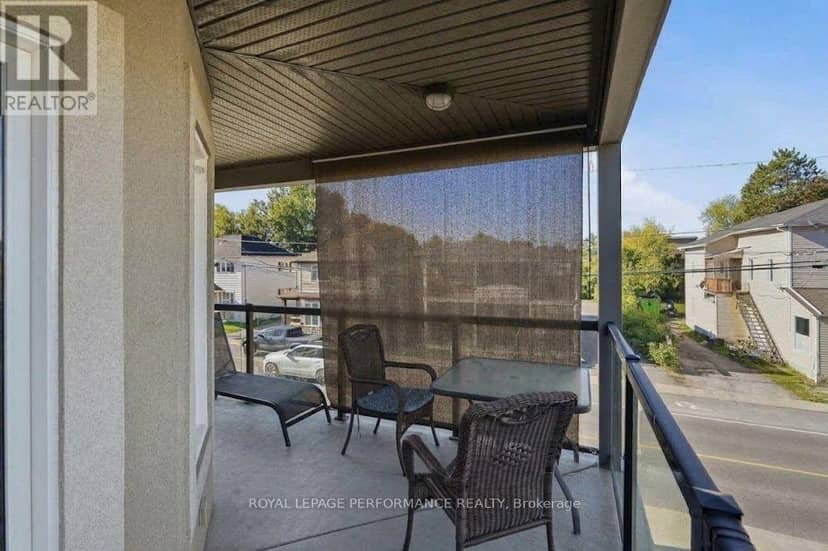 201 - 770 Principale Street — photo 12 of 20