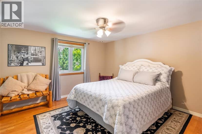 268 Margaret Avenue — photo 17 of 40