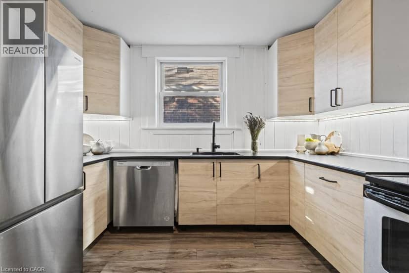 202 HUXLEY Avenue S — photo 17 of 40