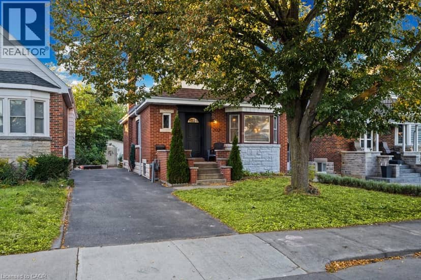 202 HUXLEY Avenue S — photo 3 of 40