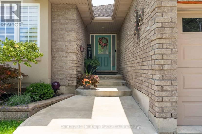 150 Forestway Trail — photo 5 of 40