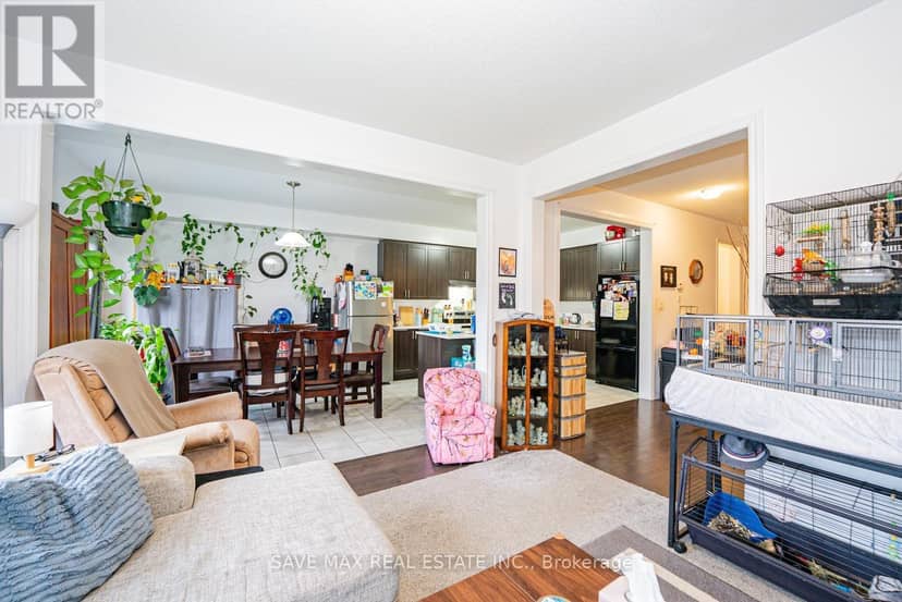 335 Ridley Crescent — photo 12 of 40