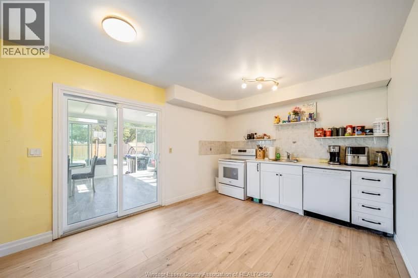 368 Carling Crescent — photo 15 of 40