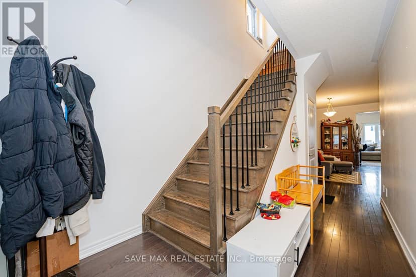 335 Ridley Crescent — photo 24 of 40
