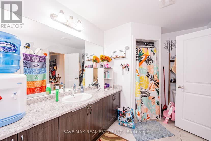 335 Ridley Crescent — photo 31 of 40