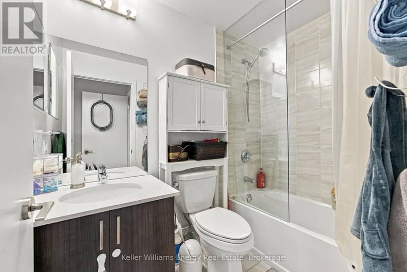 317 - 1480 Bayly Street — photo 15 of 34