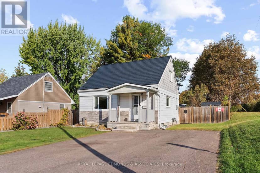 359 Chamberlain Street, Pembroke