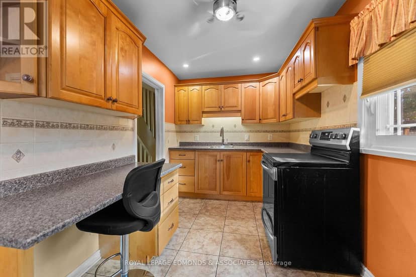 359 Chamberlain Street — photo 10 of 40