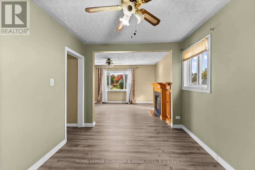 359 Chamberlain Street — photo 15 of 40