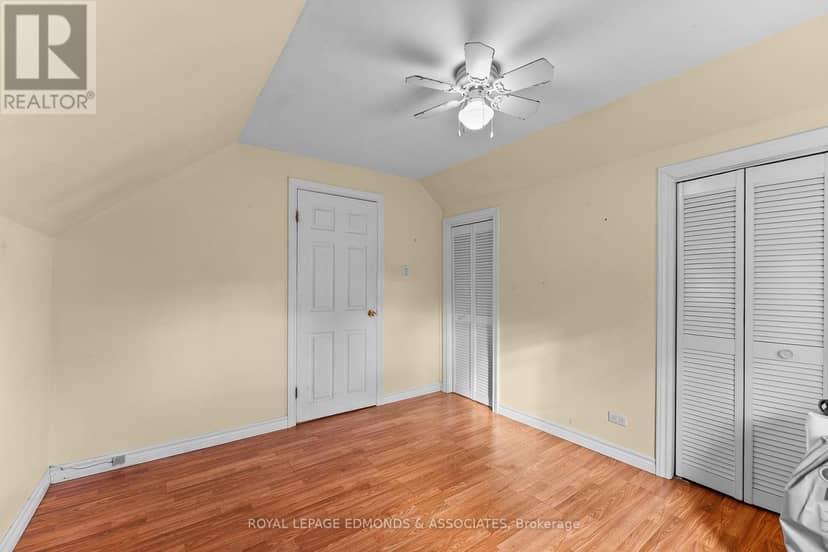 359 Chamberlain Street — photo 23 of 40