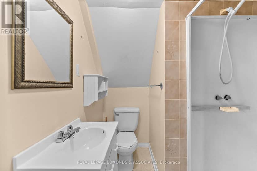 359 Chamberlain Street — photo 31 of 40