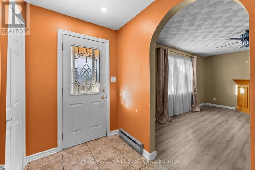 359 Chamberlain Street, Pembroke, photo 5