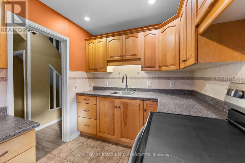 359 Chamberlain Street, Pembroke, photo 8