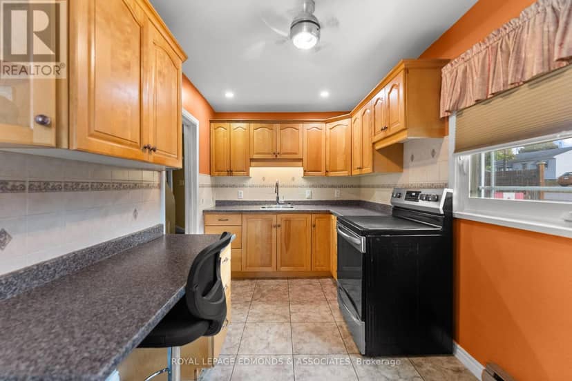 359 Chamberlain Street — photo 9 of 40
