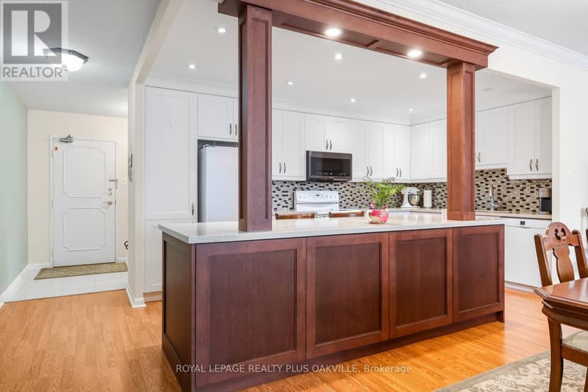 102 - 2175 Marine Drive — photo 9 of 40