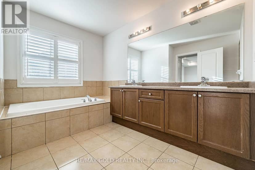 17 Lola Crescent — photo 22 of 40