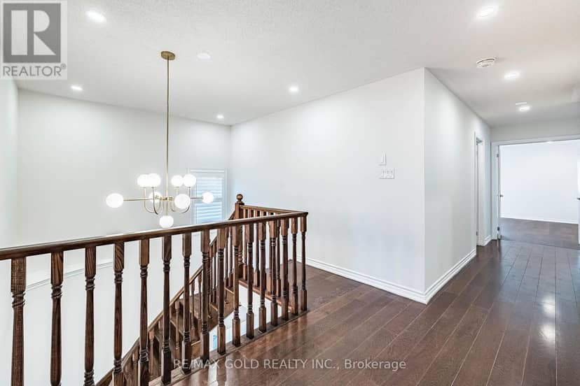 17 Lola Crescent — photo 32 of 40