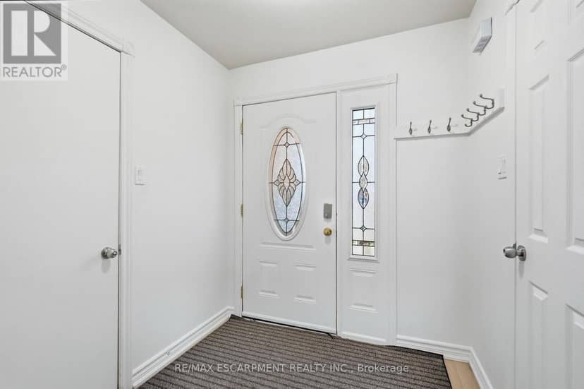 37 Bayview Drive, Grimsby, photo 2