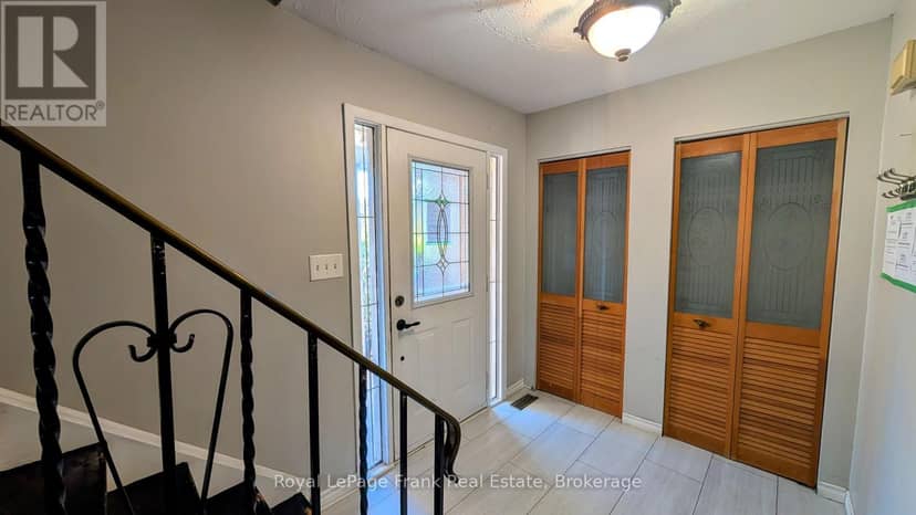 582 Lakeview Avenue — photo 2 of 13