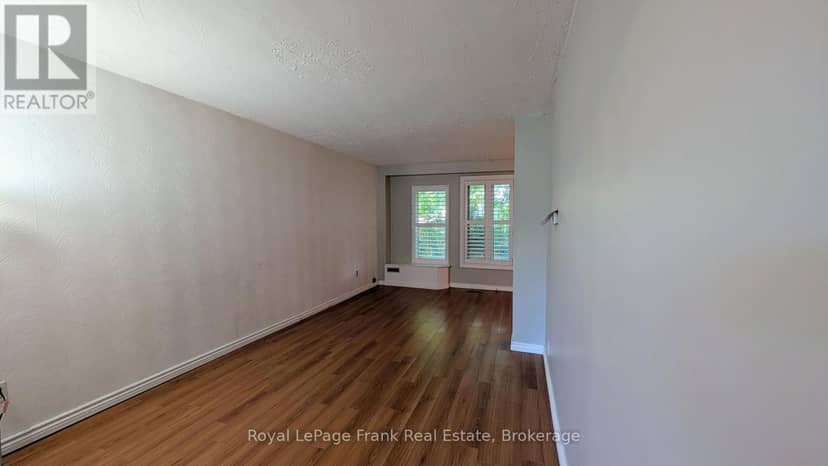 582 Lakeview Avenue — photo 3 of 13