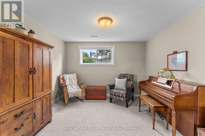 18 Matthews Court — photo 34 of 40