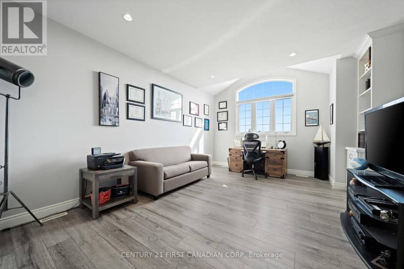 155 Spencer Avenue — photo 27 of 40