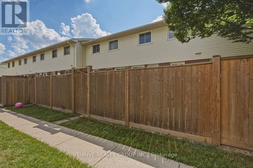 96 - 51 Sholto Drive — photo 33 of 39
