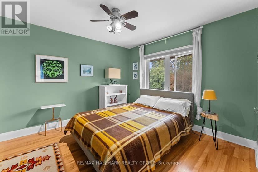 425 Chapel Street — photo 10 of 15