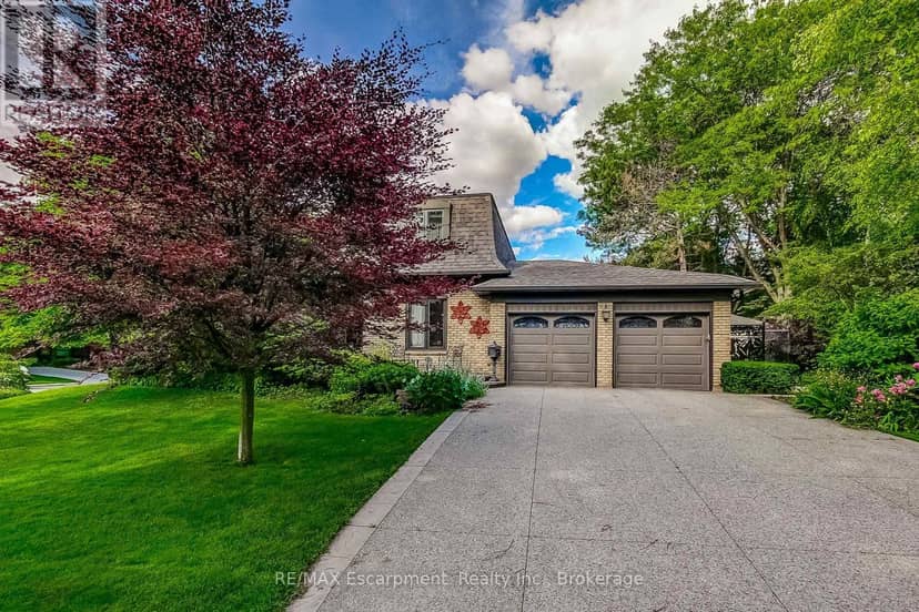 215 Briar Hill Crescent — photo 32 of 39