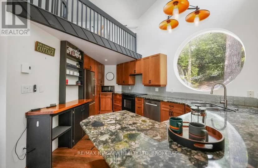 1009 Mercedes Drive N — photo 20 of 40