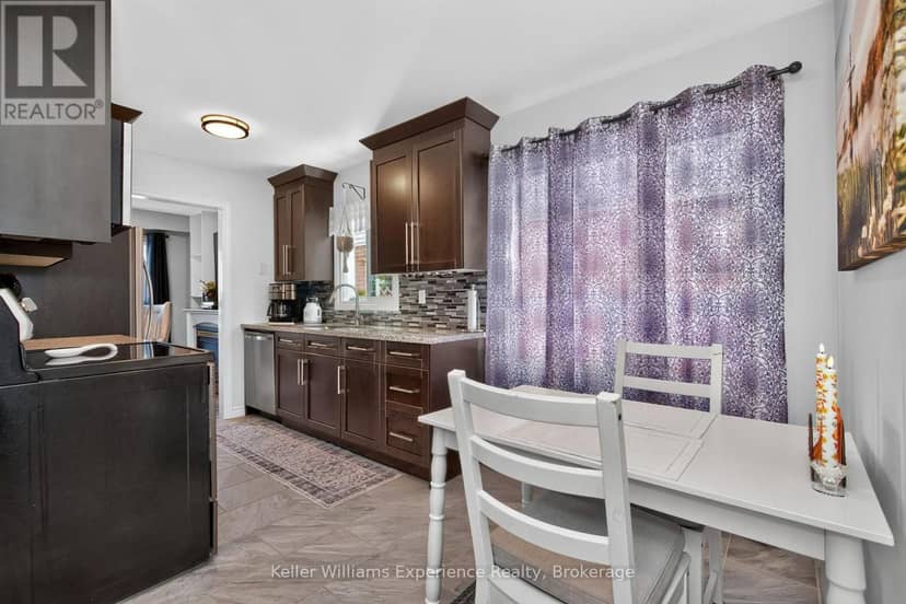 13 Lindsay Court — photo 12 of 40