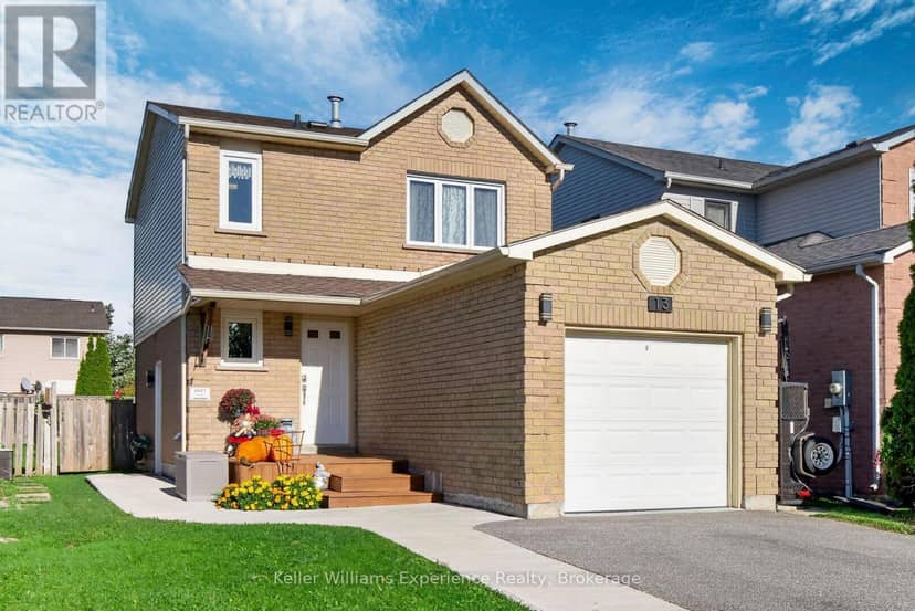 13 Lindsay Court, Barrie, photo 2