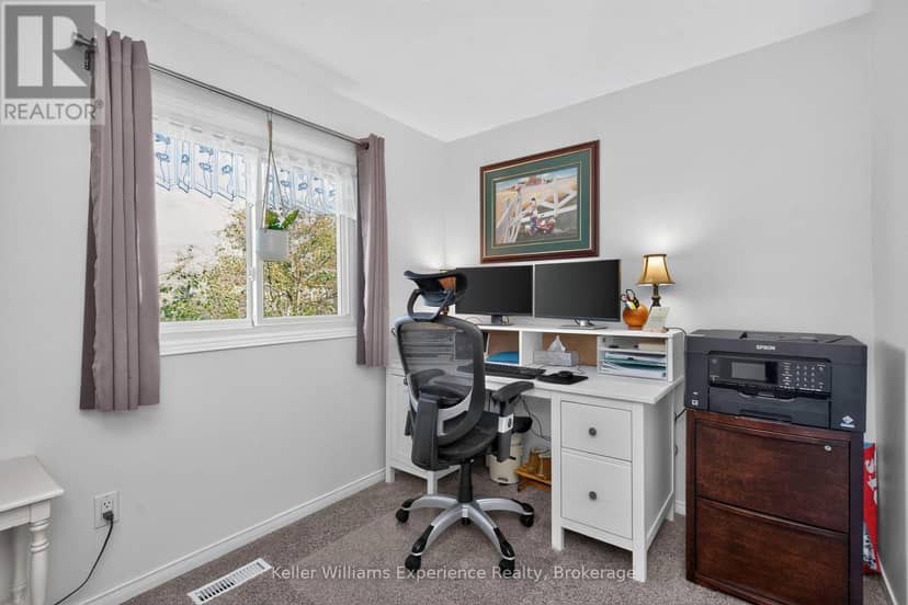 13 Lindsay Court — photo 24 of 40