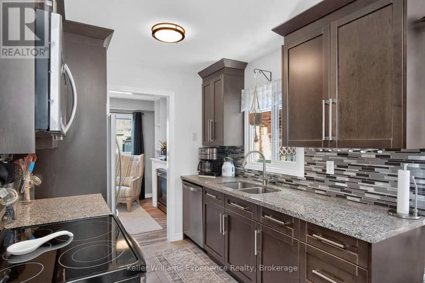 13 Lindsay Court, Barrie, photo 7