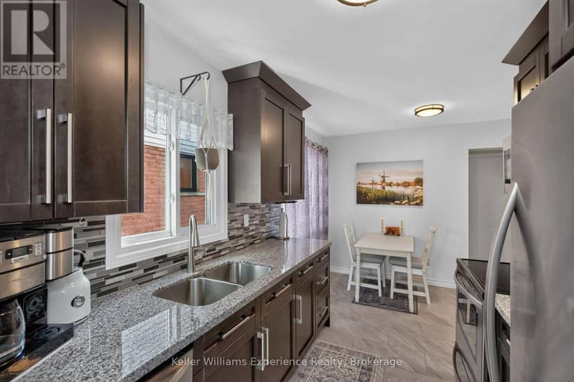 13 Lindsay Court — photo 9 of 40
