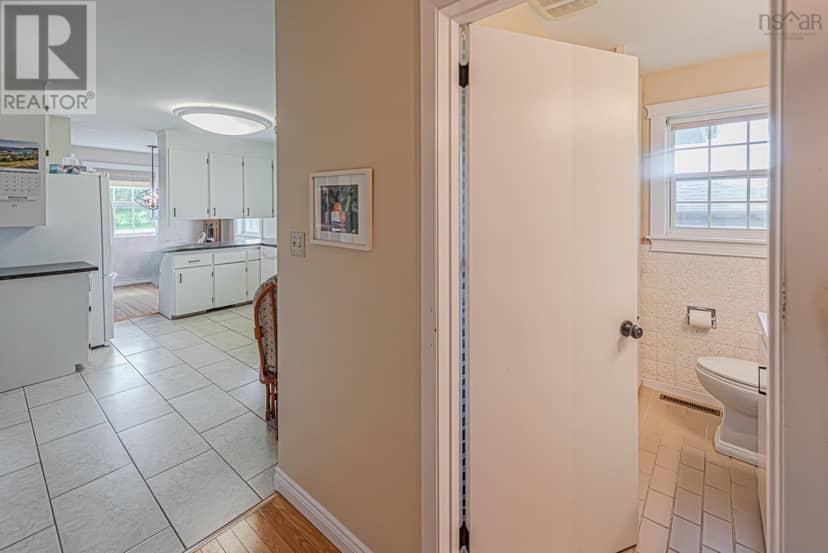 112 Pleasant Street — photo 20 of 40