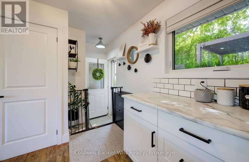560 Waterloo Street — photo 16 of 39