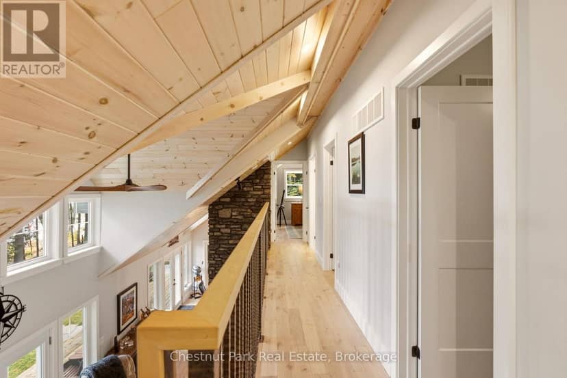 1095 Bayview Avenue — photo 19 of 36